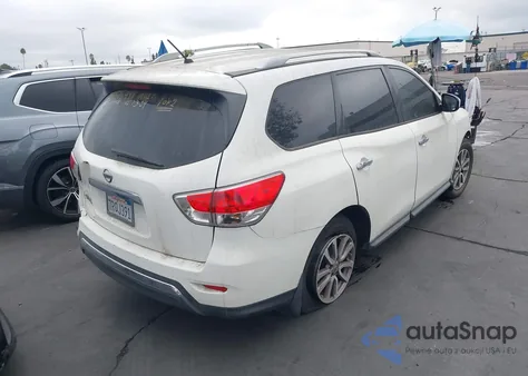 2015 Nissan Pathfinder S z USA, uszkodzony, nr VIN 5N1AR2MN1FC712984